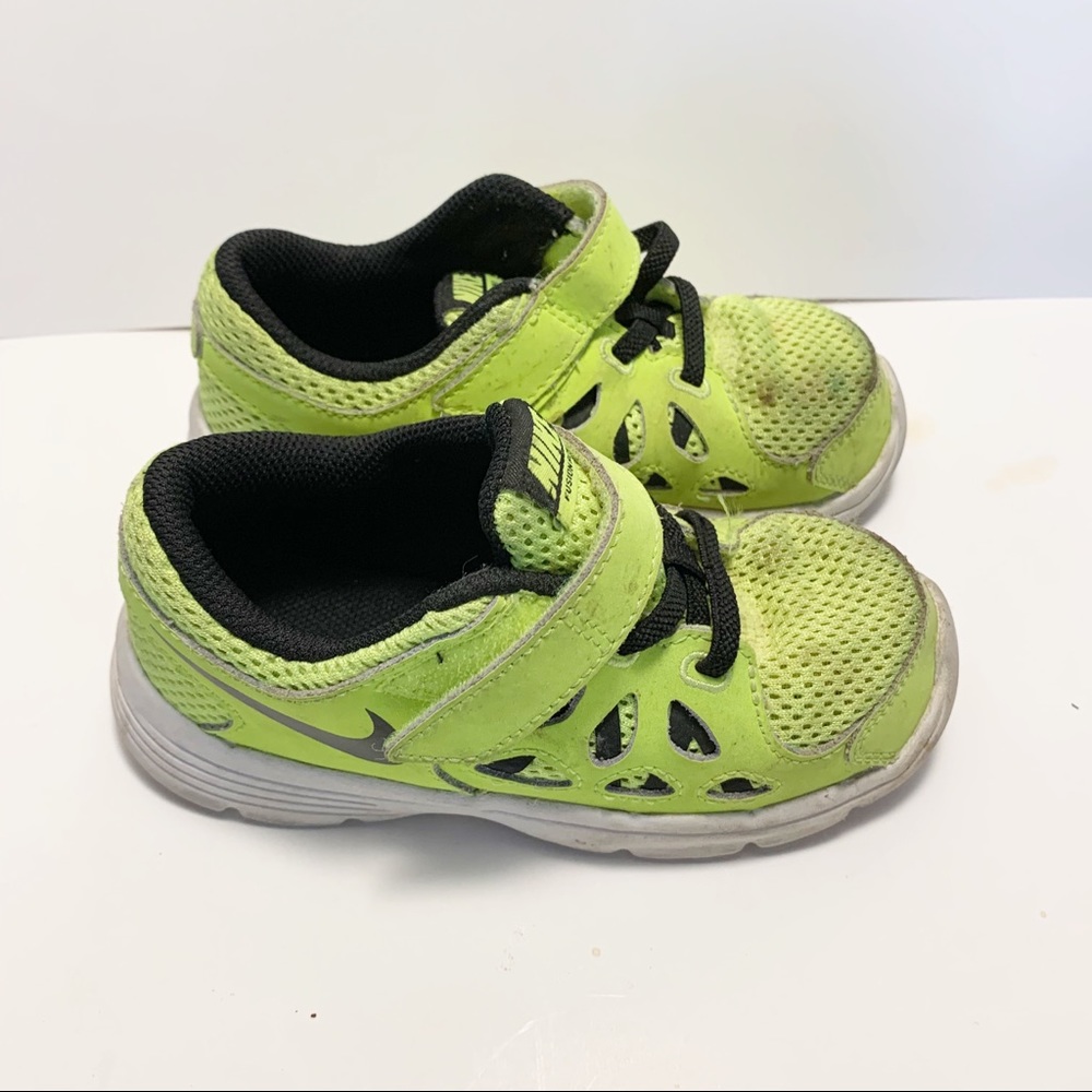 Nike play shoes size 9